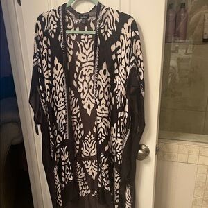 Nicole Miller Black and Ivory Patterned Kimono